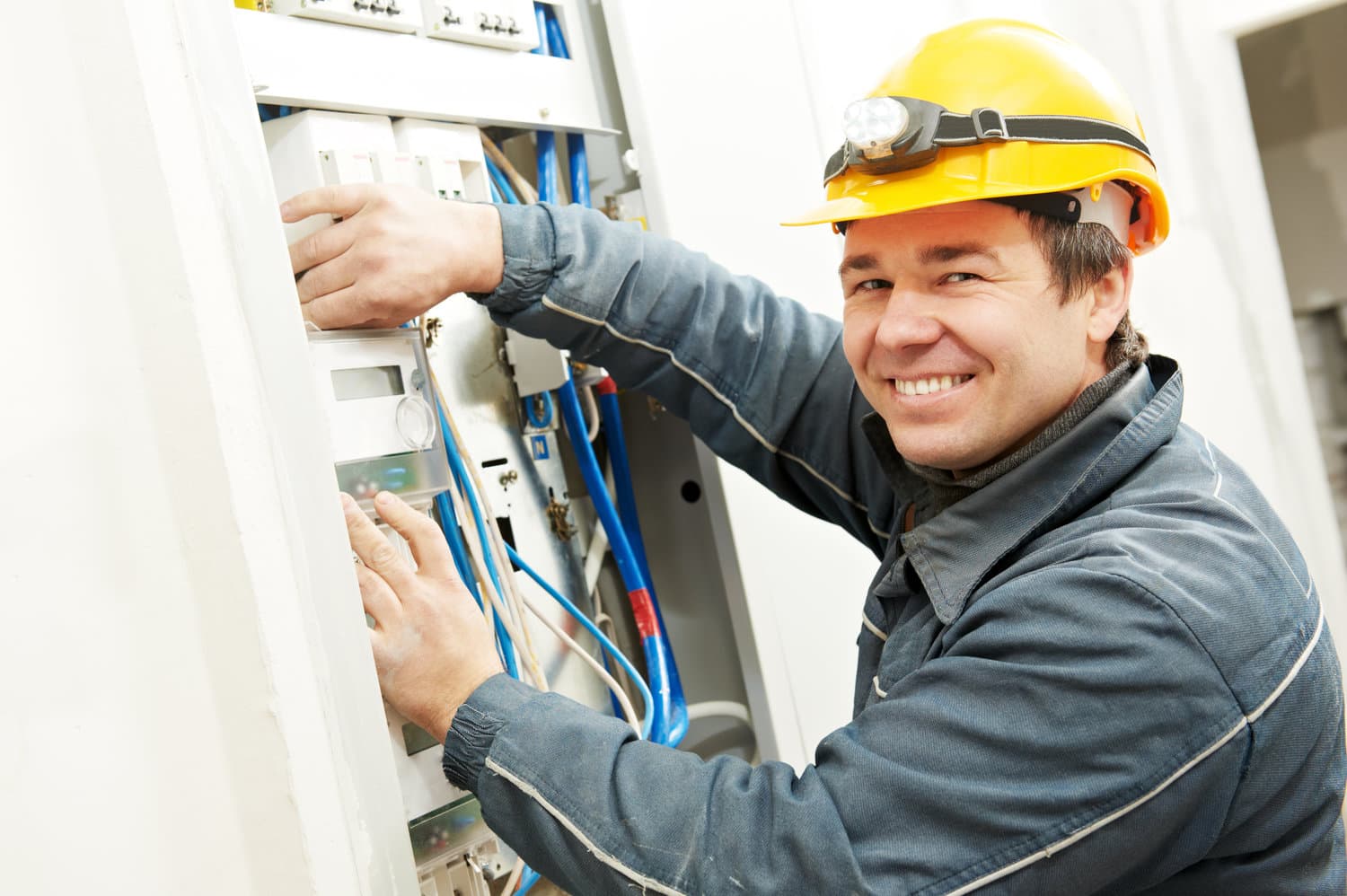 Elektryka prąd nie tyka? Jak ważne są kompetencje
